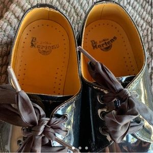 Black Glossy Ankle Dr. martens